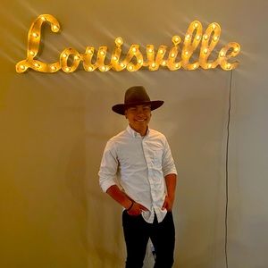 Meet your Posher, Micah. Happily taken by @cassiesposhmark.